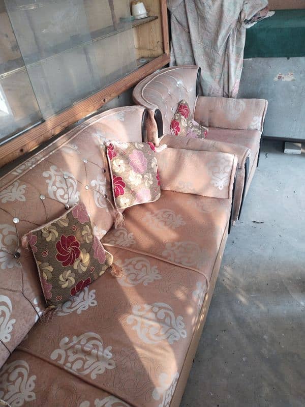 5 seater Sofa nice condition with cushions, urgent Sale,, 03349824696 4