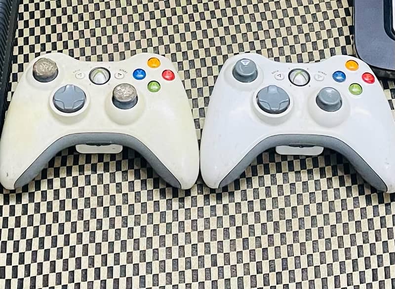 Xbox 360 wireless controllers 0