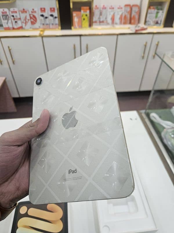 ipad mini 6 64gb 10/10 warranty available 4