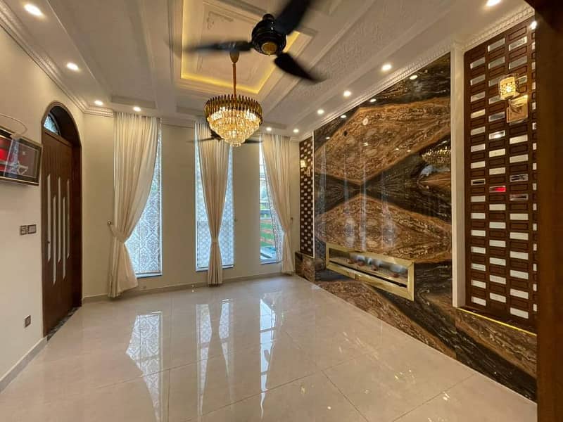 10 Marla Luxurious Spanish Upper Portion For Rent In Bahria Town Lahore 3