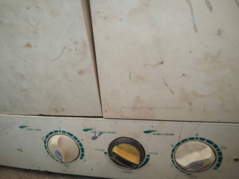 Washing Machine With Dryer (20000Rs) 0