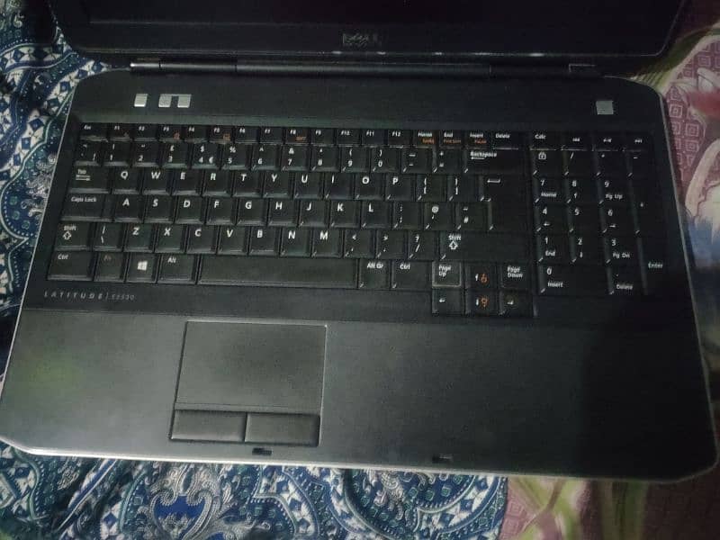 LAPTOP DELL LATITUDE E. 5530 6