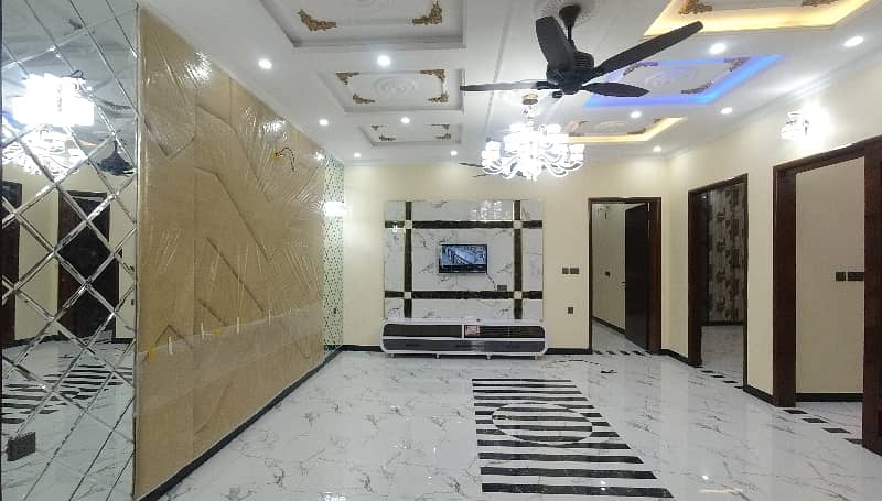 2275 sq/ft Facing Park Luxury House For Sale Abu Baker Blok 4