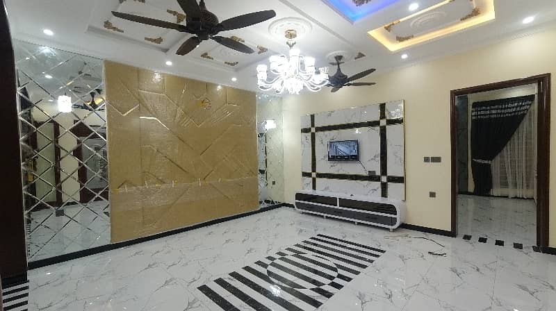 2275 sq/ft Facing Park Luxury House For Sale Abu Baker Blok 5