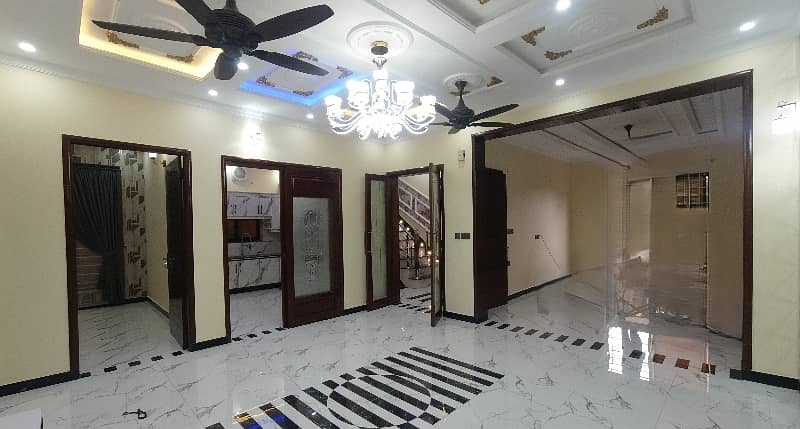 2275 sq/ft Facing Park Luxury House For Sale Abu Baker Blok 6