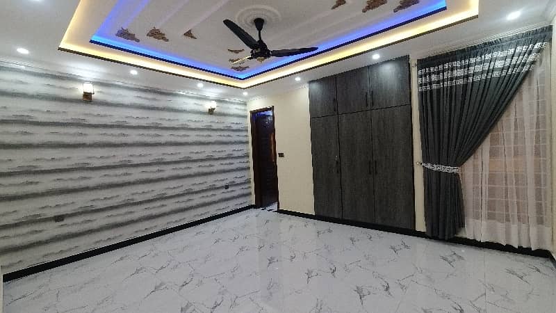 2275 sq/ft Facing Park Luxury House For Sale Abu Baker Blok 23