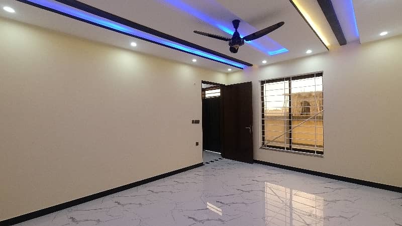 2275 sq/ft Facing Park Luxury House For Sale Abu Baker Blok 29