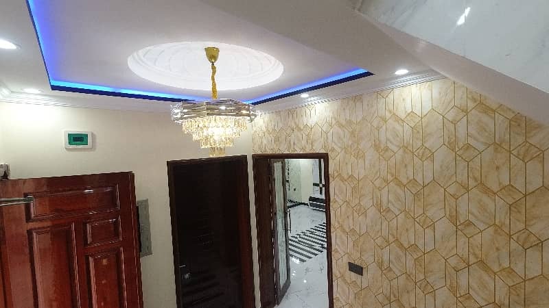 2275 sq/ft Facing Park Luxury House For Sale Abu Baker Blok 31