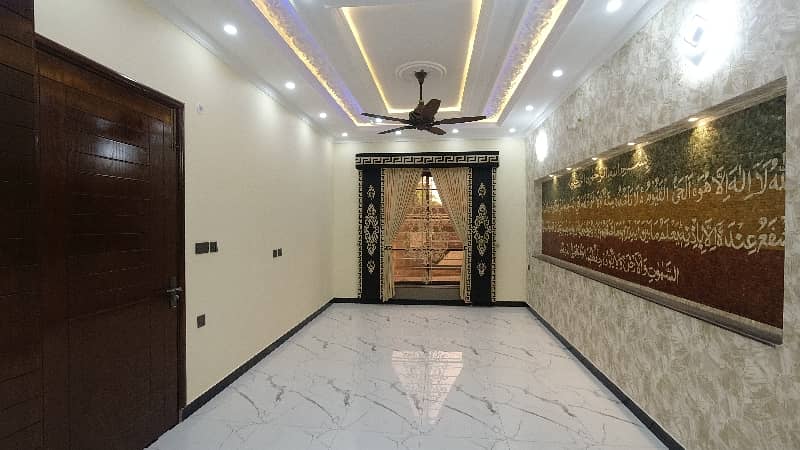 2275 sq/ft Facing Park Luxury House For Sale Abu Baker Blok 35