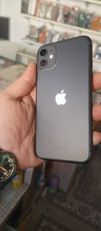 iPhone 11 4