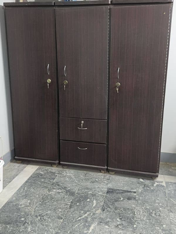 3 door cupboard 1