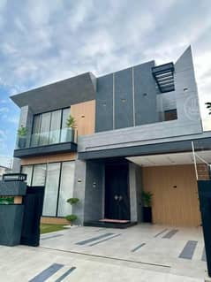 10 MARLA BRAND NEW MODERN HOUSE NEAR TO PARK DHA PHASE 5