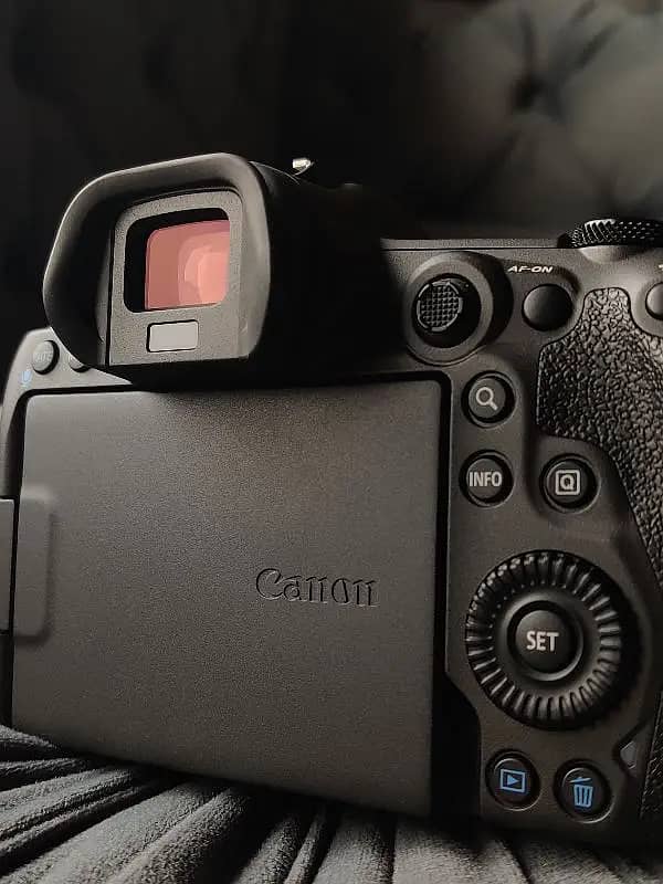 Canon EOS R5 Mirrorless Camera Body 45MP Full-Frame, 8K Video 10