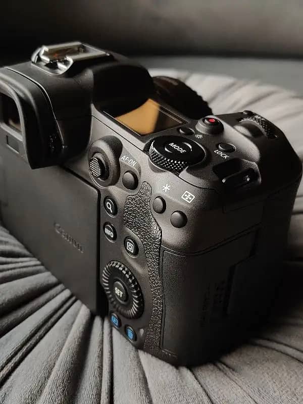 Canon EOS R5 Mirrorless Camera Body 45MP Full-Frame, 8K Video 11