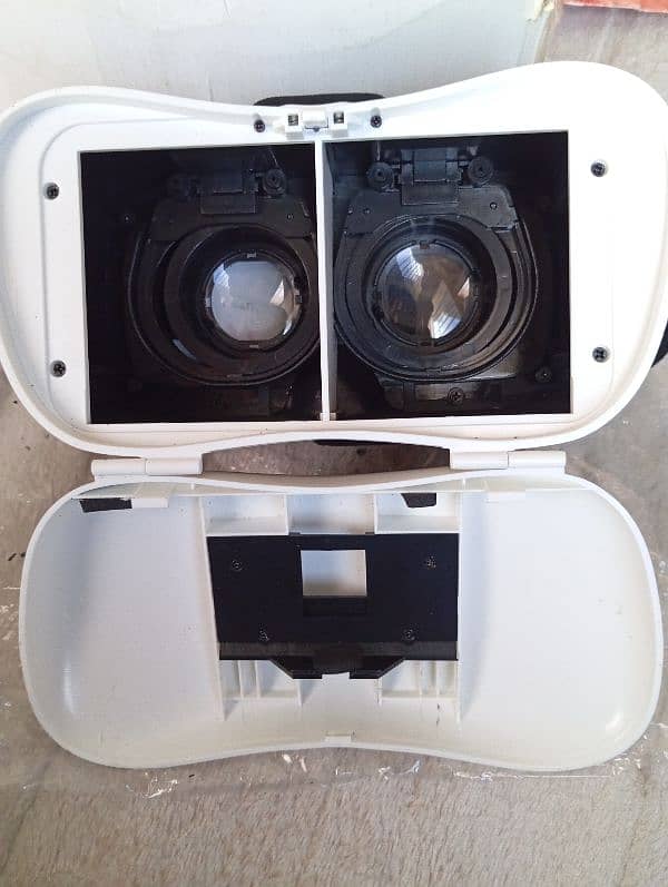 Virtual reality box just like brand new condition 1