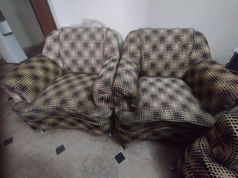 Sofa Set with brand new clothing and Cushioning 1