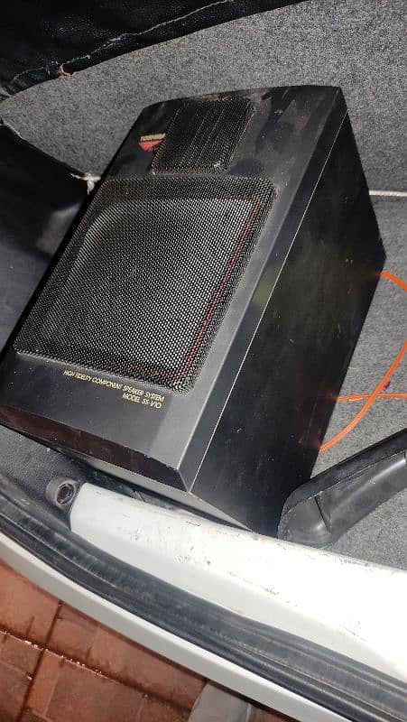 Original Toshiba (Japanese) top quality bass boosted speaker. . 4