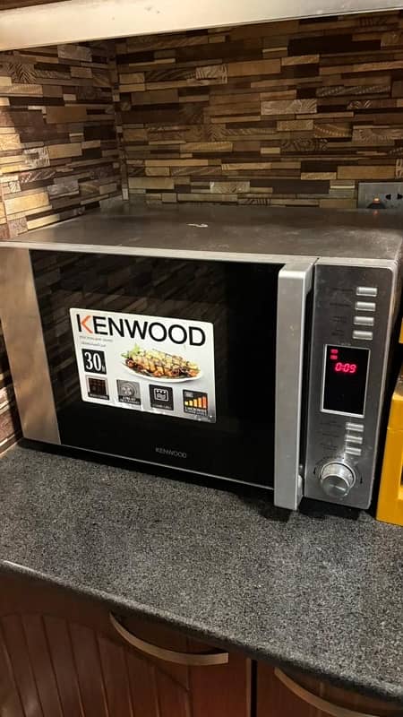 KENWOOD MICROWAVE OVEN 0