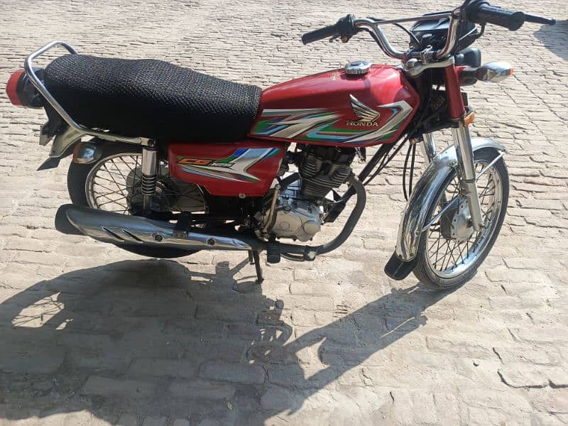 Honda 125 is in good condition for sell 12