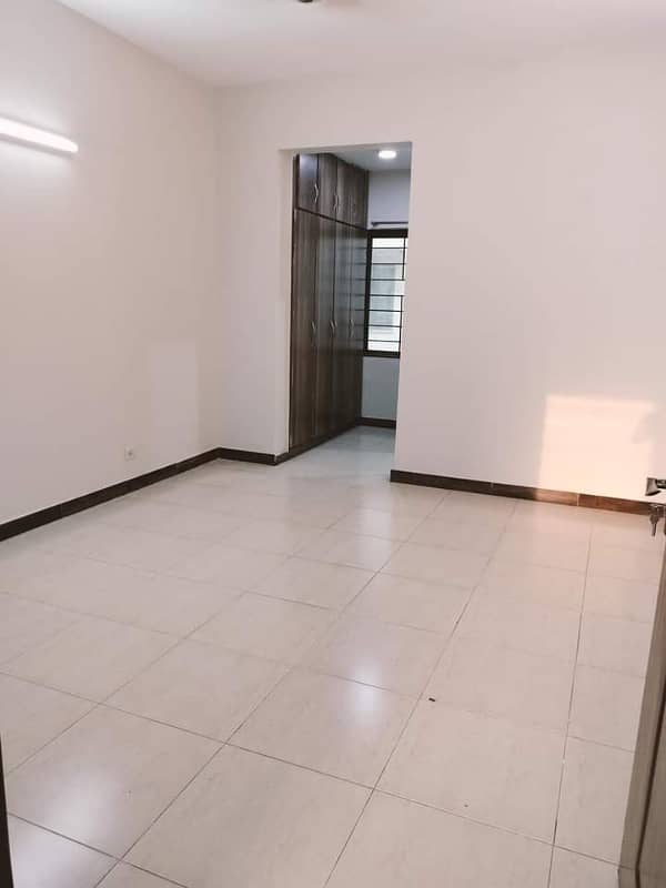 4Bed Apartment Available For Rent In Askari 11 Sec-B Lahore 37