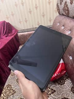 ipad 8 gen with box charger