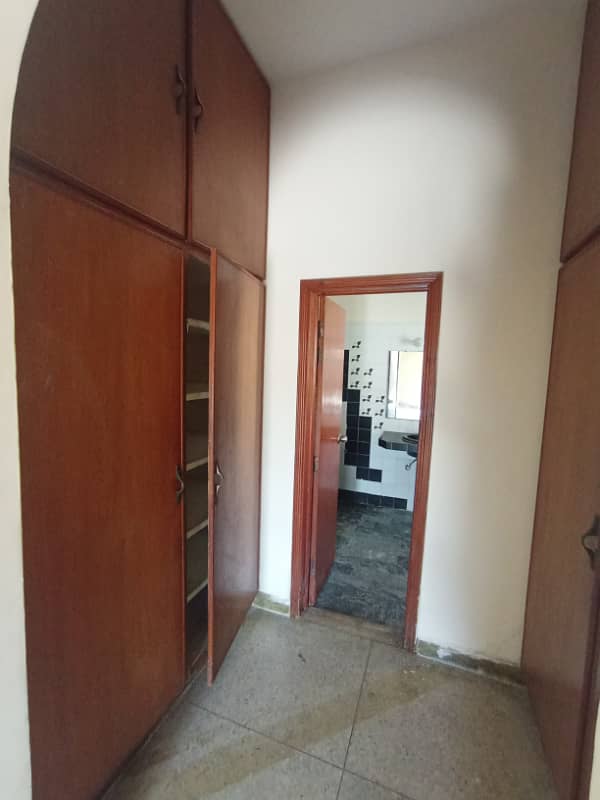 1 Kanal Upper Portion 3 Bedroom FOR RENT Phase 3 DHA 6