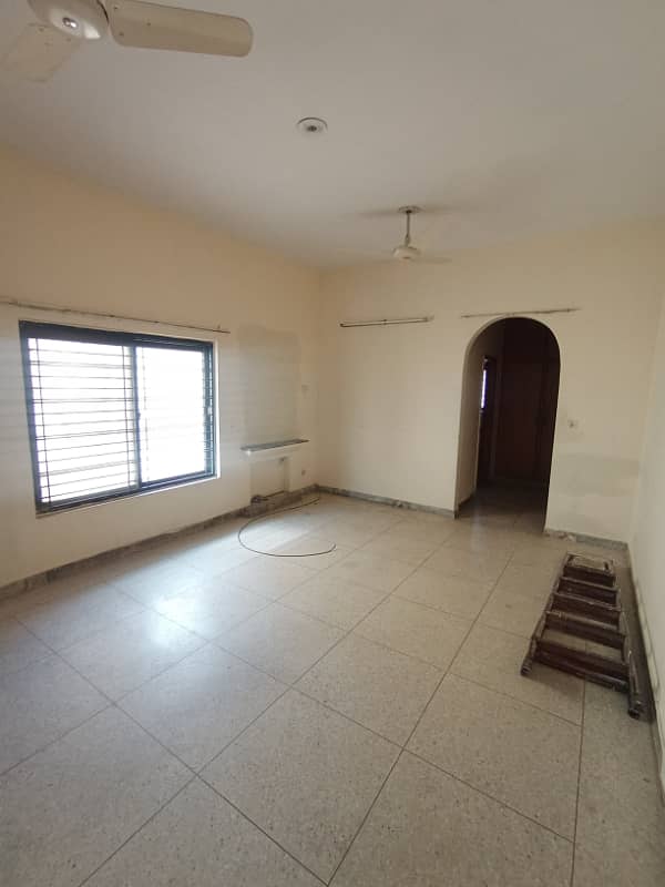 1 Kanal Upper Portion 3 Bedroom FOR RENT Phase 3 DHA 9