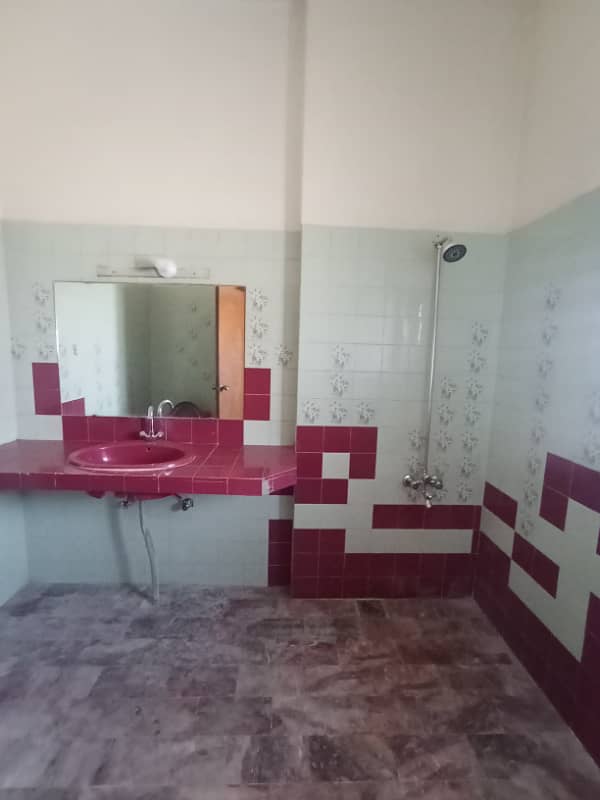 1 Kanal Upper Portion 3 Bedroom FOR RENT Phase 3 DHA 11