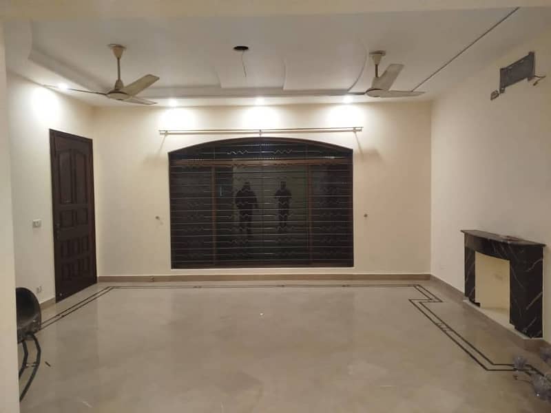 1 KANAL DOUBLE STOREY HOUSE AVAILABLE FOR SALE IN LDA AVENUE ONE 4