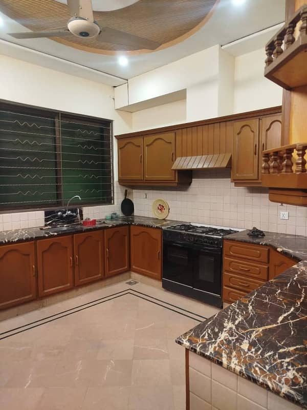 1 KANAL DOUBLE STOREY HOUSE AVAILABLE FOR SALE IN LDA AVENUE ONE 5