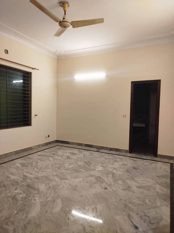 1 KANAL DOUBLE STOREY HOUSE AVAILABLE FOR SALE IN LDA AVENUE ONE 12