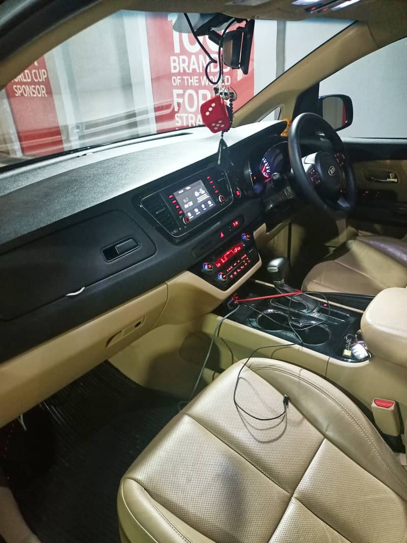 KIA Grand Carnival 2019 4