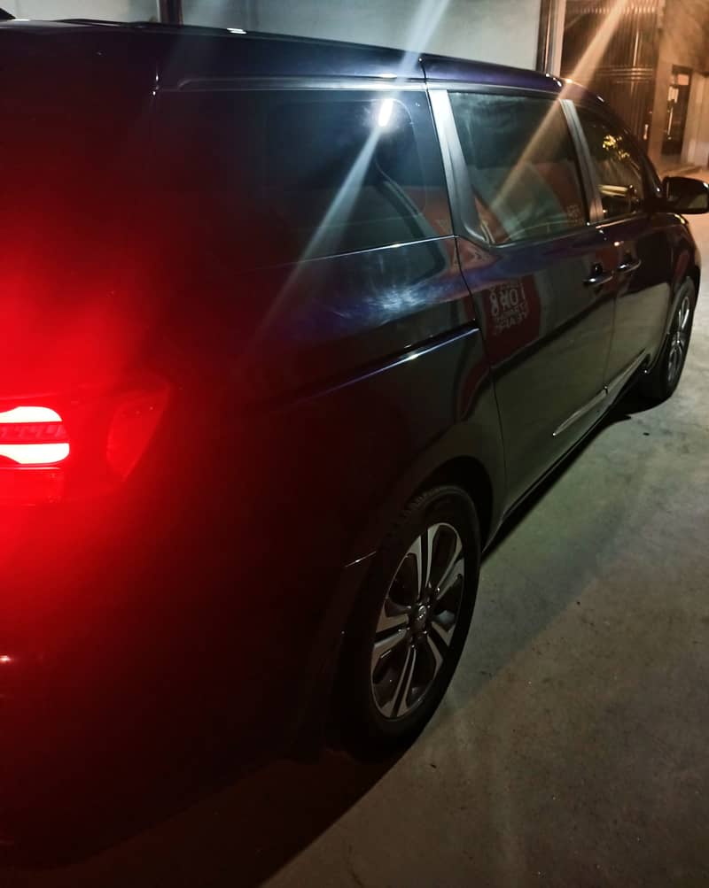 KIA Grand Carnival 2019 8