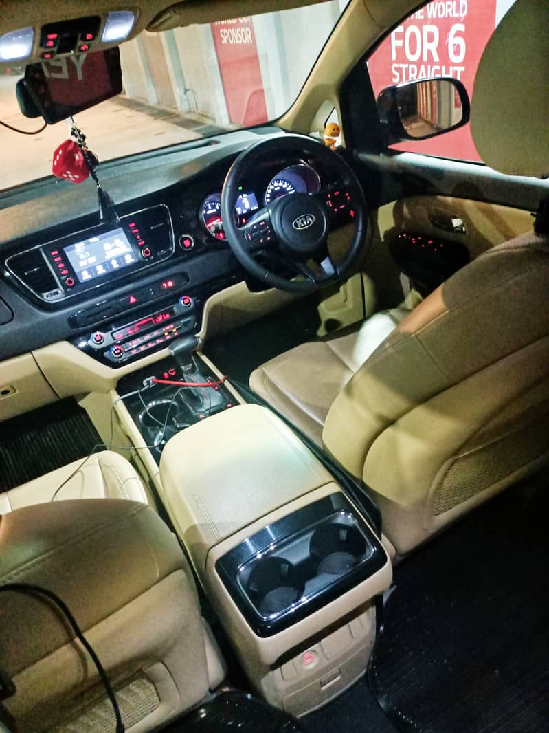 KIA Grand Carnival 2019 12