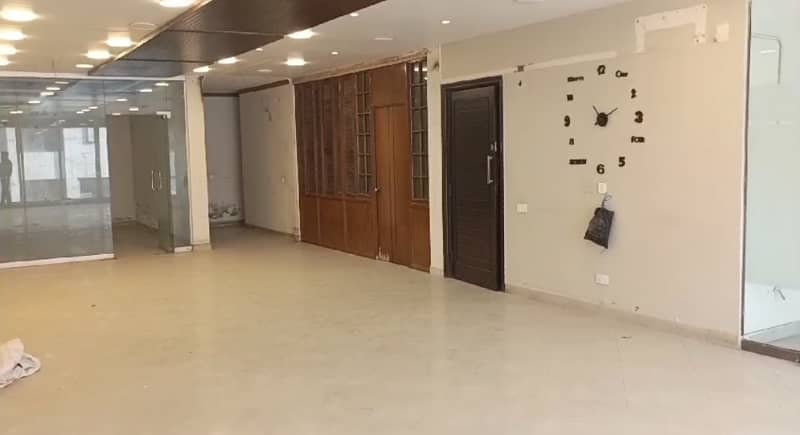 8 Marla 4th Floor Office With Elevator For Rent In DHA Phase 5,Block B, Lahore. 2