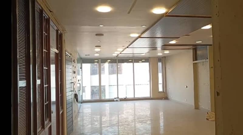 8 Marla 4th Floor Office With Elevator For Rent In DHA Phase 5,Block B, Lahore. 10