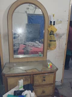 Wooden dressing table with mirror