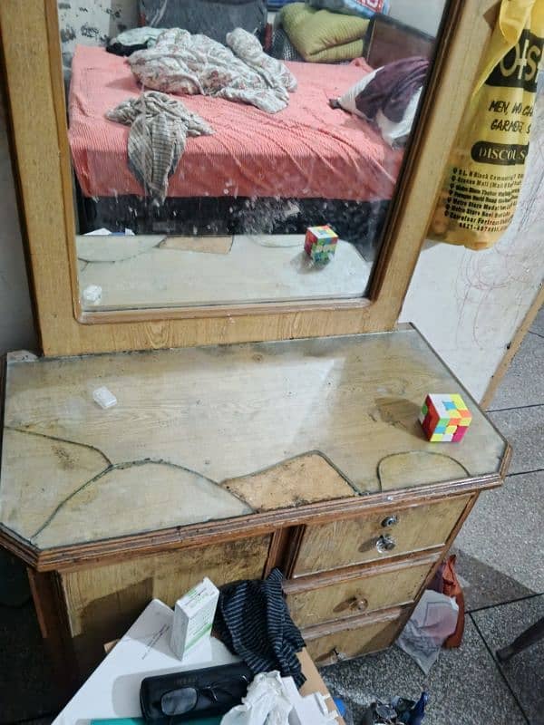 Wooden dressing table with mirror 2