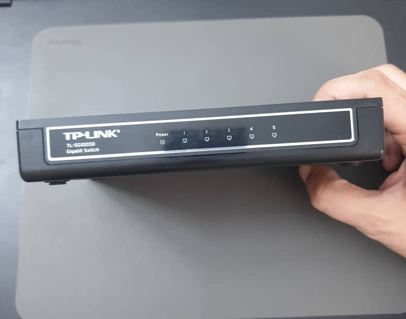 Switch TPlink 5Port 1000 Gigabit - slightly used 3