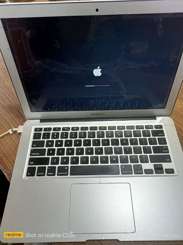 MacBook Air 2017 8gb 128gb condition 9/10 0