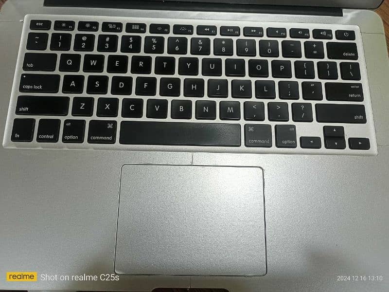 MacBook Air 2017 8gb 128gb condition 9/10 2