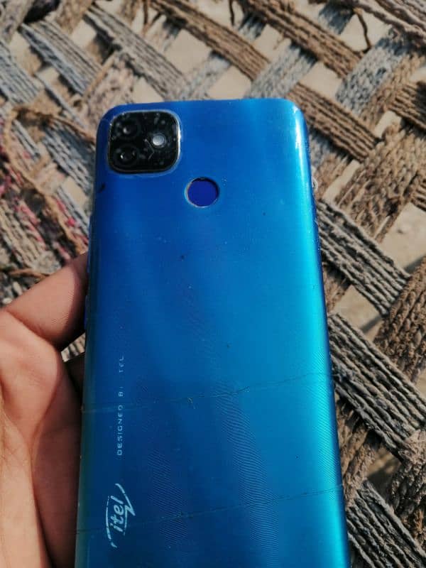 itel p36 pro gb3 gb32 Glass break Baki all okay 2