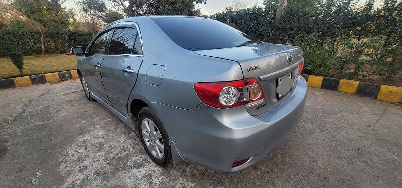 Toyota Corolla Altis 2011 8