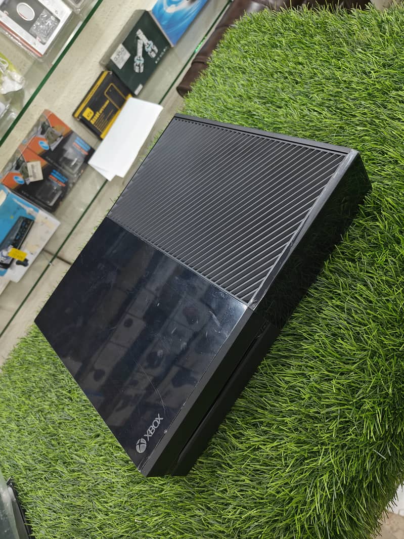Xbox One 1TB 13 Games Installed New 1