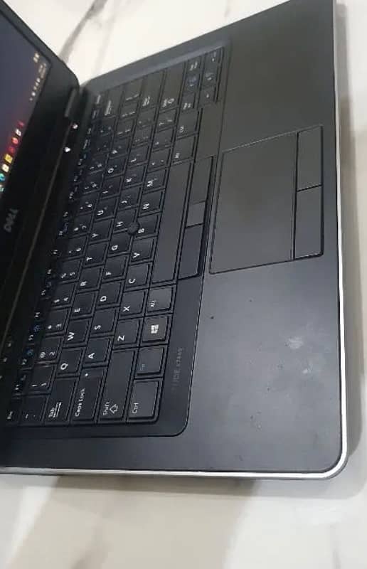 Dell E7440 core i5 geniune condition 4