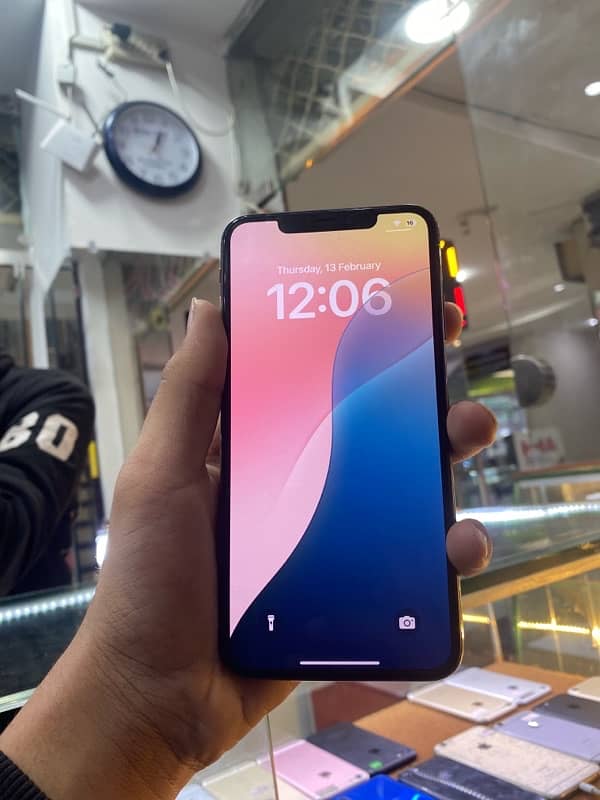 iPhone XSMAX PTA Approved 64GB 10/10 condition 1