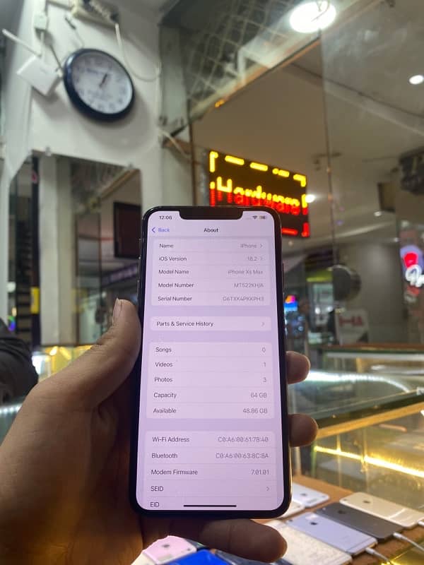 iPhone XSMAX PTA Approved 64GB 10/10 condition 3