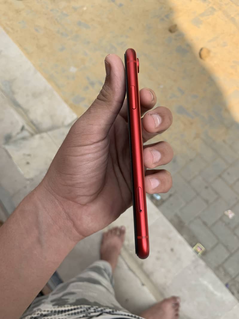 Apple iPhone XR 4