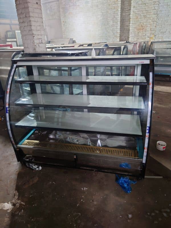 Cake Display Freezer Chiller / Meat Chiller /Salad Bar Bakery counter 12