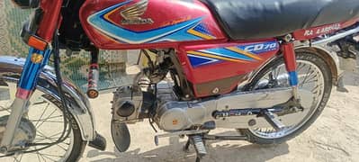 jenuion bike Honda 70cc fir sail full good condition